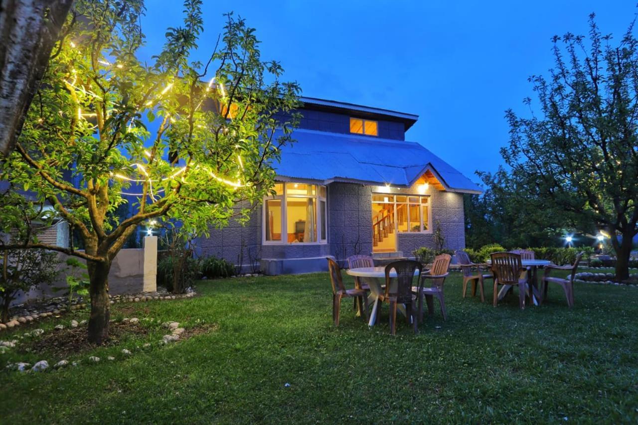 Villa Grey Moustache 4Bhk Manāli Exterior foto