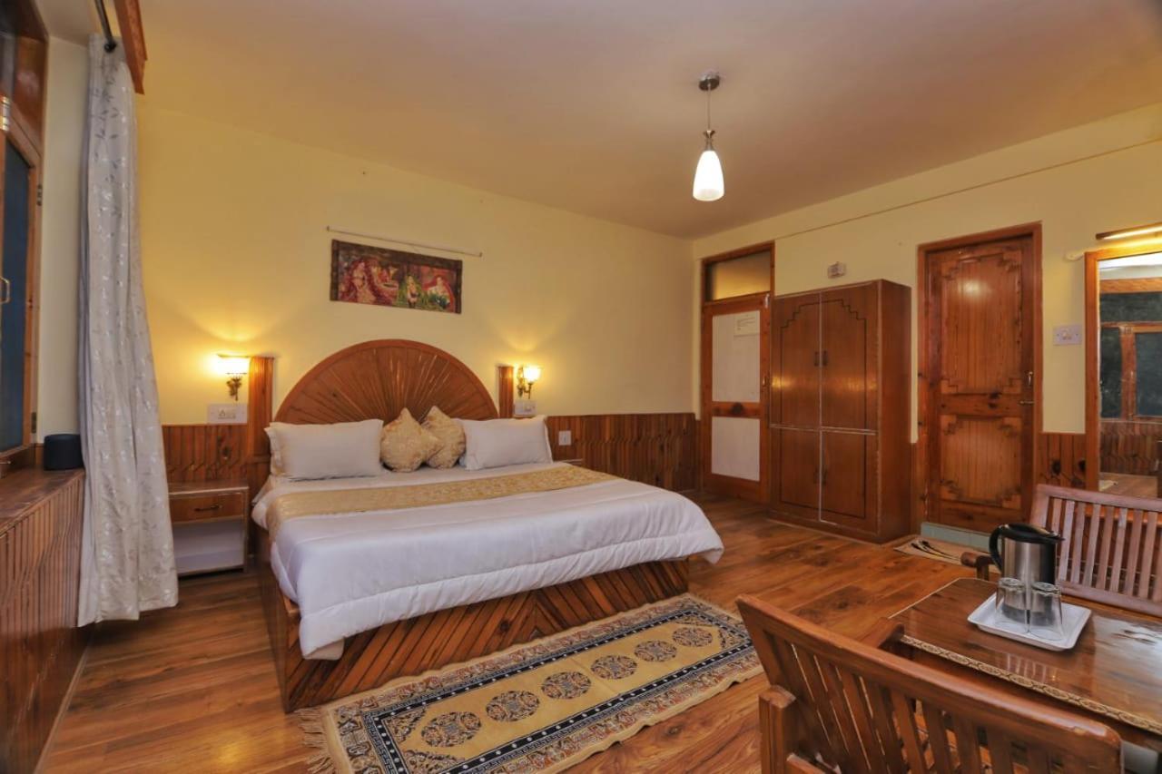 Villa Grey Moustache 4Bhk Manāli Exterior foto
